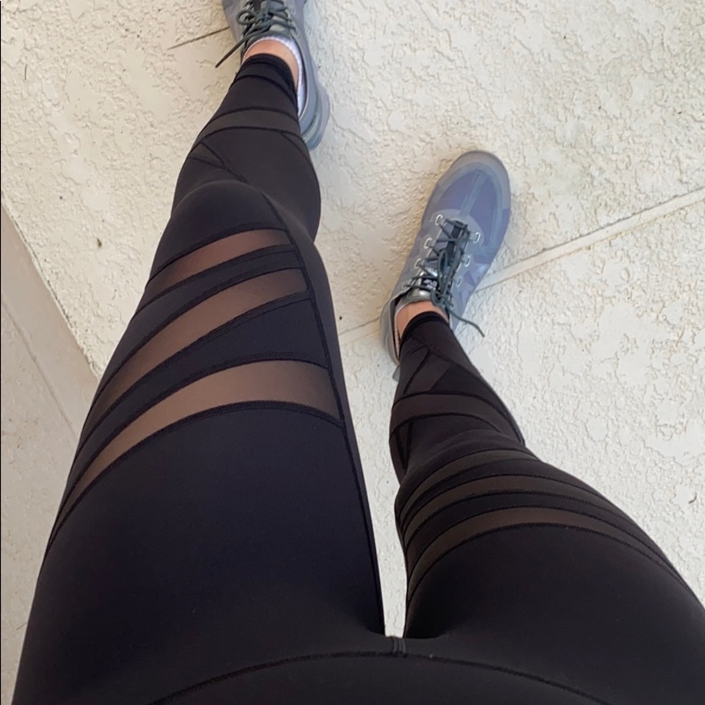 Lululemon Wunder Under - Picture 7 of 9